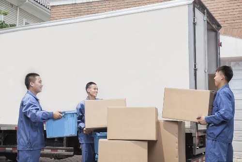 Commercial and residential moving truck service covering Notting Hill and nearby areas