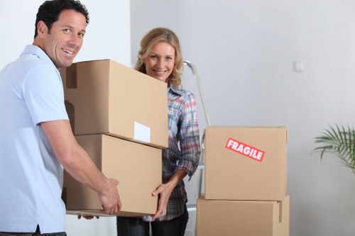 Moving truck support for flats and period homes in Notting Hill